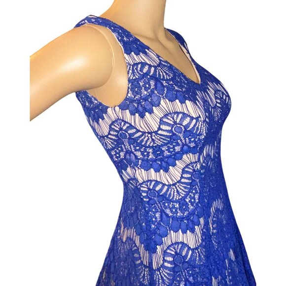 B.Darlin Junior's‎ Sleeveless Fit and Flare Lace Dress with Ruffle Hem Size 1/2 - Picture 5 of 7